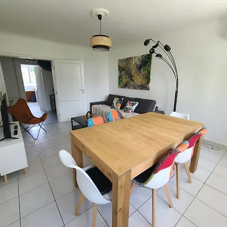 L'escapade : Avec Climatisation Et Balcon Appartamento
